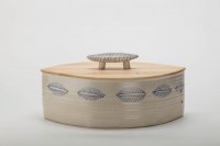 Brottopf für die große Familie
mit Blattmuster gezeichnet unter Zinnglasur