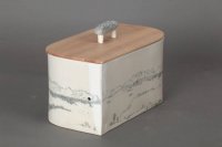 Brottopf mit zwei gegenüber liegenden Rundungen und einer Zeichnung des Alpenpanoramas,  (Ansicht 4)<br>   
Ein Traum von einem Topf, für Bergsteiger, Skifahrer und Naturfreunde. <br>  
Preis: 420,-€