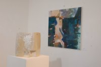 <br>-Palast der Beständigkeit- palace of endurance- <br>
Geschlossener Kubus, teilglasiert, mit Silberauflage.<br>
LxBxH:29x24x32cm<br>
Der Kubus kann auf alle Seiten gedreht werden, und provoziert dadurch ganz unterschiedliche Assoziationen.