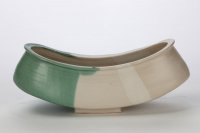 schwebende Schale mit Fuß, besonders geeignet für Shokas.
lxbxh: 35 x 11 x 15 cm